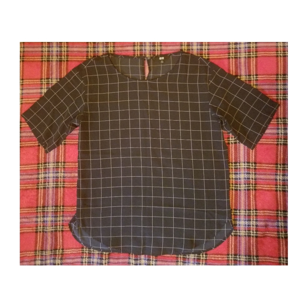 Uniqlo dark blue top